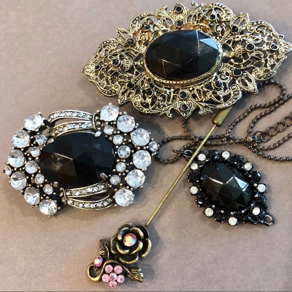 Vintage Jewelry - Victorian Style Goth BROOCHE & PENDANT BUNDLE